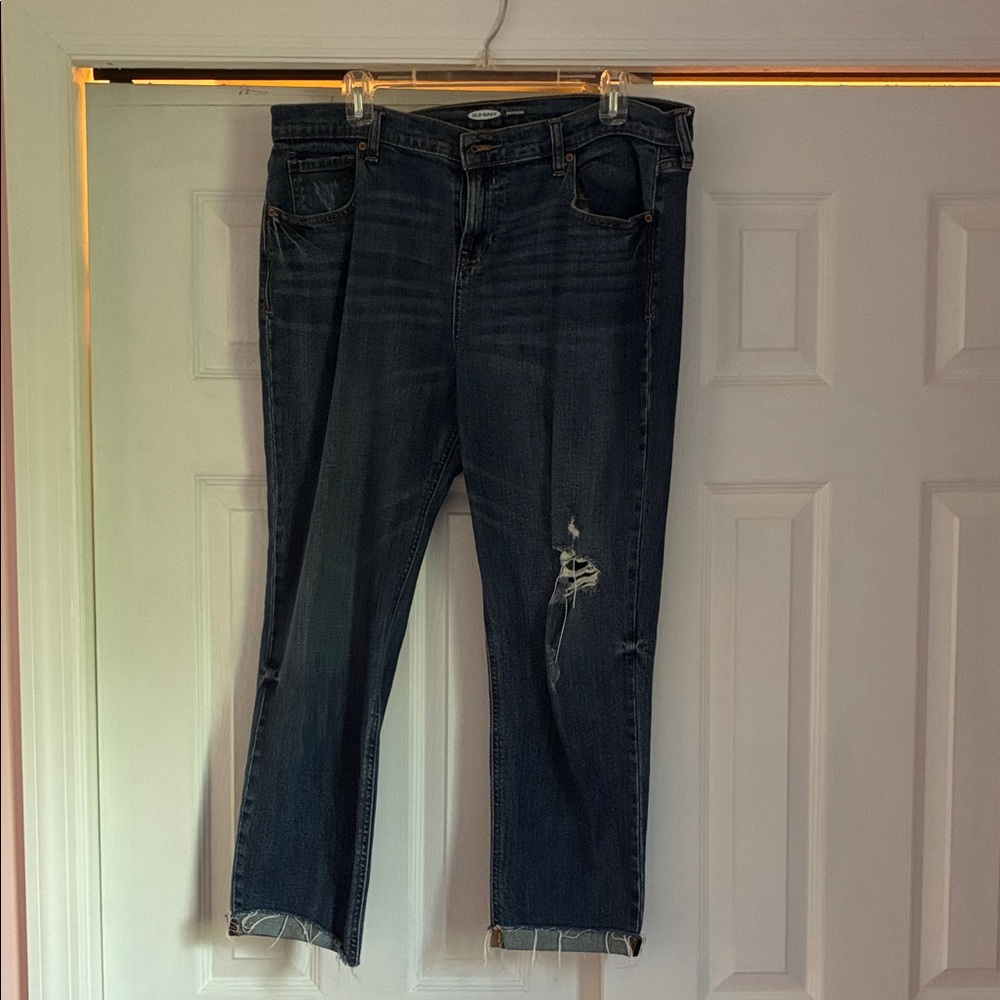 Old Navy Women's Dark Blue Distressed Cropped Jeans